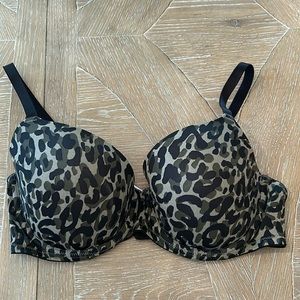 Pink Victoria’s Secret 36D wear everywhere lightest lined